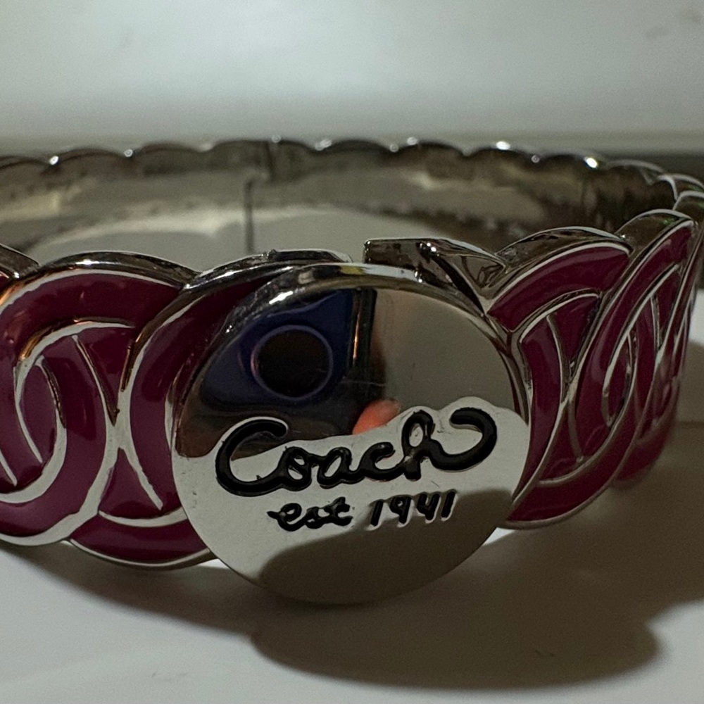 Coach Pink Fuchsia Enamel Interlocking Links Bangle Bracelet - Picture 4 of 9